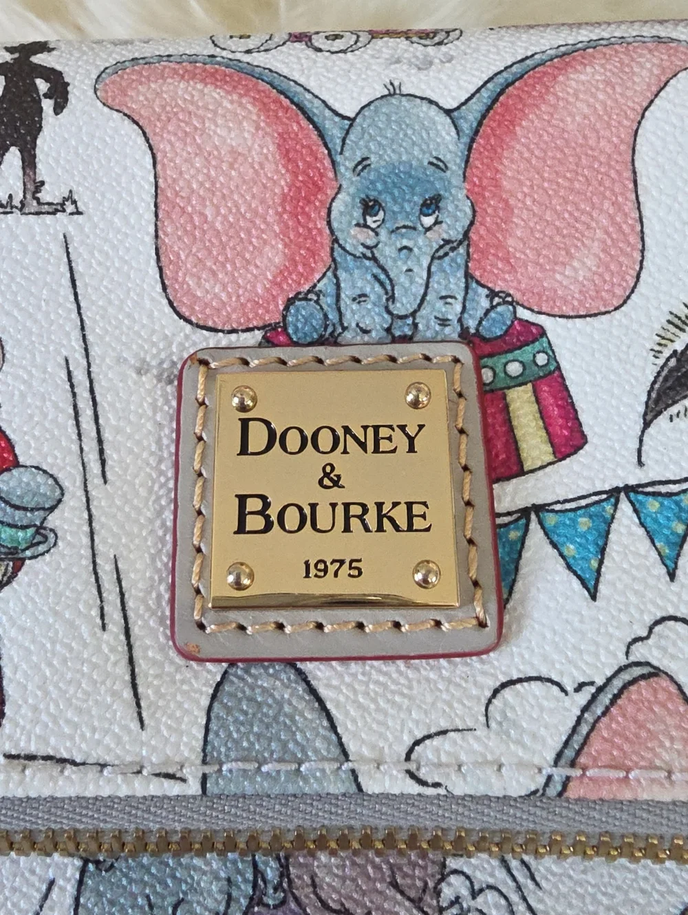 Dooney & Bourke adorable dooney